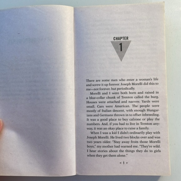 🌈2/$8  2-Book Bundle Janet Evanovich  Books - Picture 8 of 16